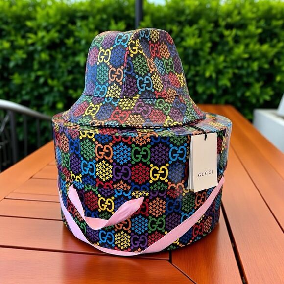 GucciGG Psychedelic Bucket Hat w/ Tags